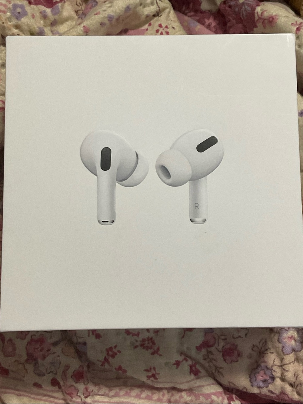 USED 2021 Apple AirPods Pro with wireless charging case (MWP22AM/A)